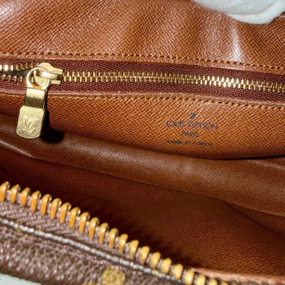 Auth Louis Vuitton wristlet clutch - Picture 4 of 11